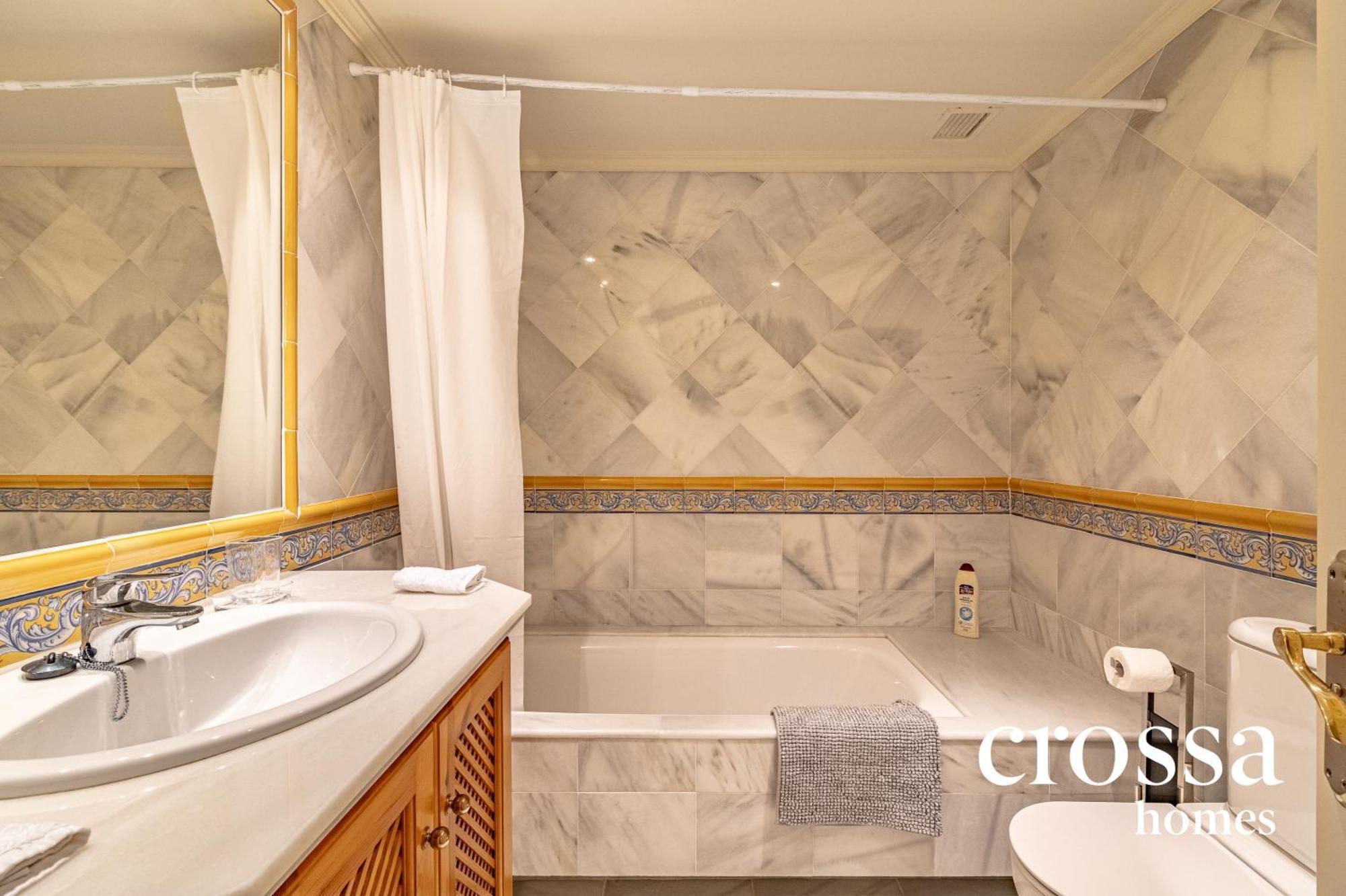 Appartement Elegant Golf Apt, Peace, Pool, Panoramic Views Málaga